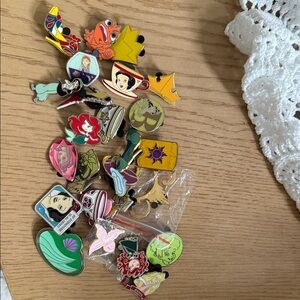Disney Princess Enamel Pin Collection - 25 pins
